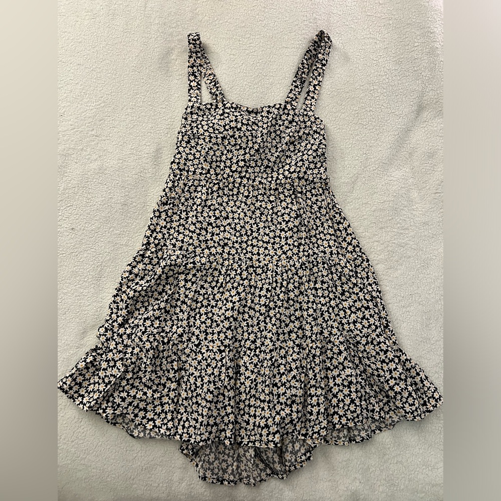 Francesca’s Daisy Open Back Babydoll Sun Dress